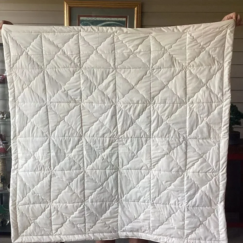 NWT Hand Crafted Gorgeous Shades of Purple, Cream and Gold Hydrangea Print Quilt